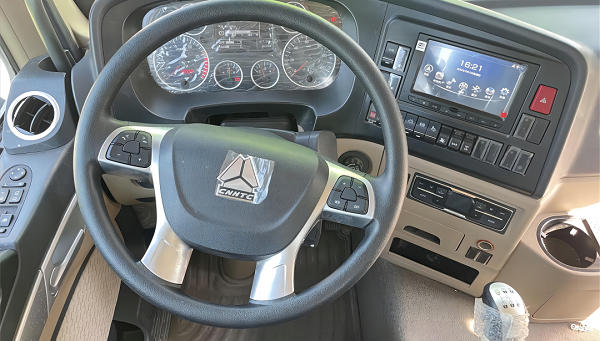 重汽&凌宇攪拌車(chē)交付客戶(hù)