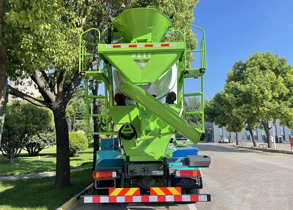 重汽&凌宇攪拌車(chē)交付客戶(hù)