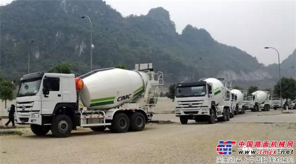 凌宇刮起海外風(fēng)，20臺(tái)攪拌車“涌向”東南亞