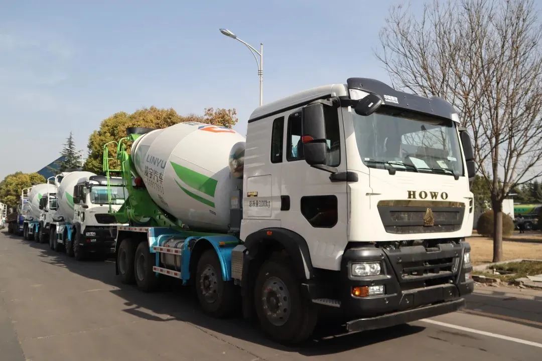 【重卡新聞】十月國內(nèi)重卡銷量公布！全年總銷量或?qū)⒍ǜ?8萬輛！