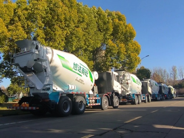 綠動(dòng)荊楚，駕馭未來——中集凌宇新能源攪拌車批量交付湖北，開啟綠色建設(shè)新篇章