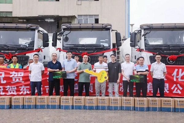 【發(fā)車(chē)新聞】陜汽&凌宇攪拌車(chē)交付客戶(hù)！
